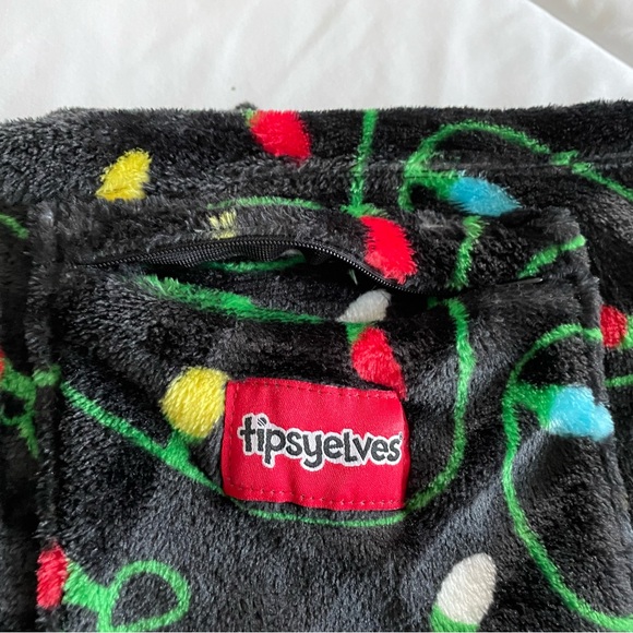 Holiday blanket by Tipsy Elves - Picture 3 of 3